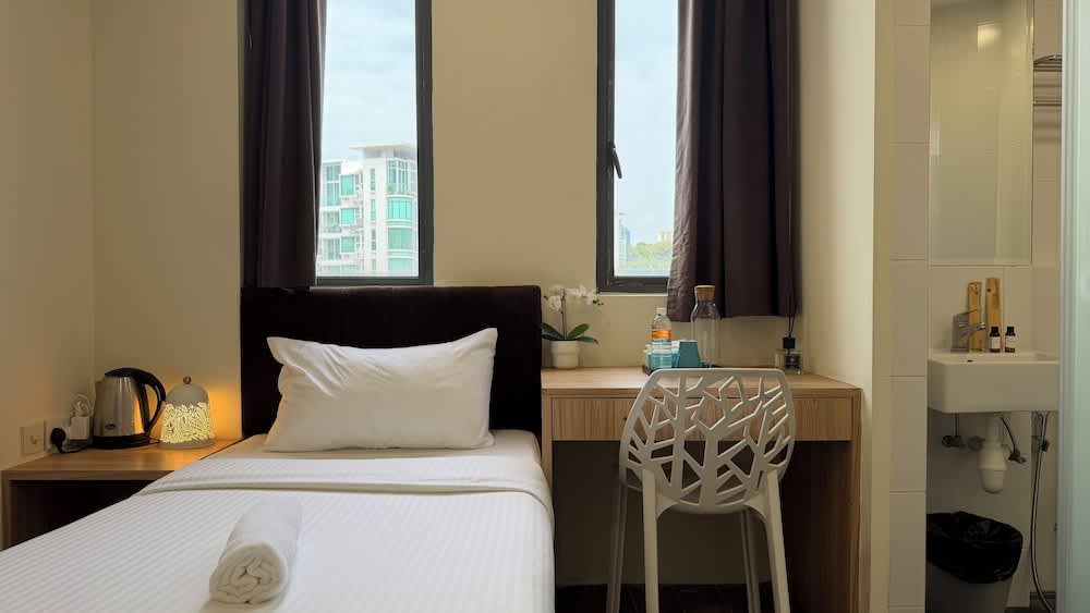 Aura Hotel Mackenzie 2