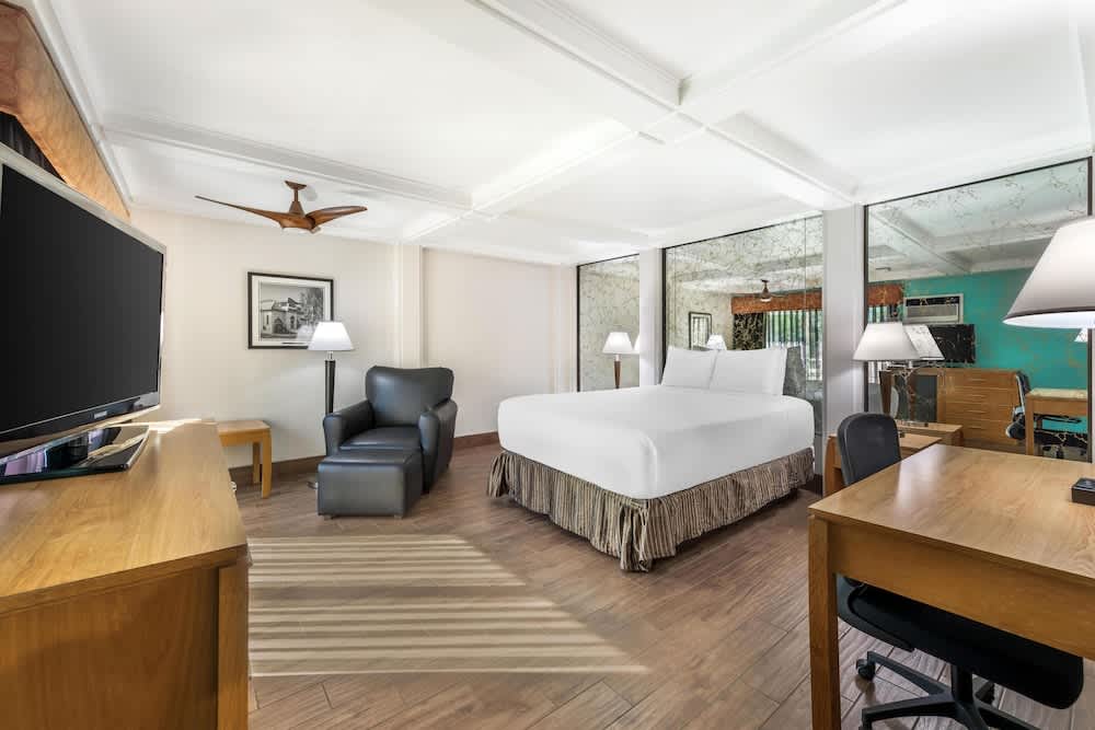 Best Western Pine Tree Motel 1
