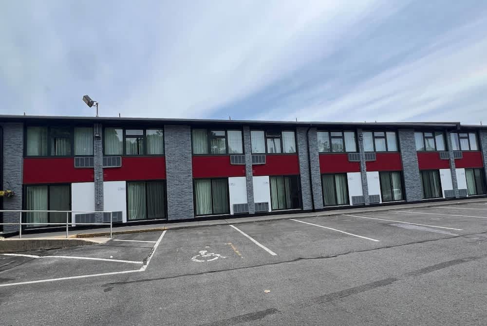 Ramada by Wyndham Kingston 1