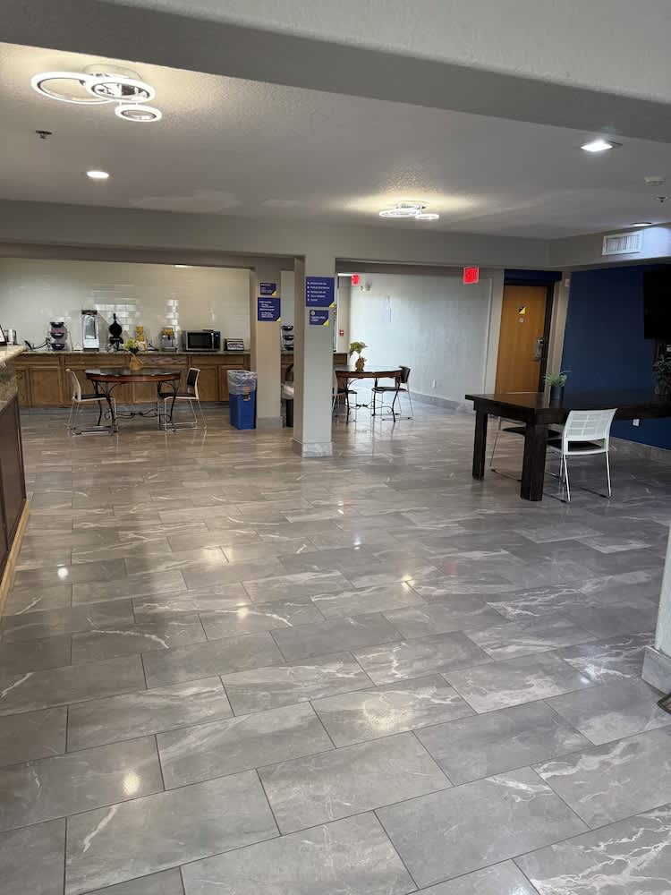 Microtel Inn & Suites by Wyndham Ardmore 2