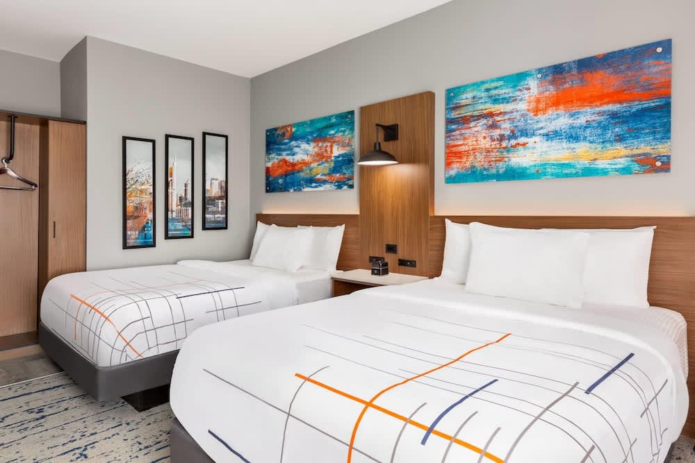 La Quinta Inn & Suites by Wyndham Mount Laurel Moorestown 1