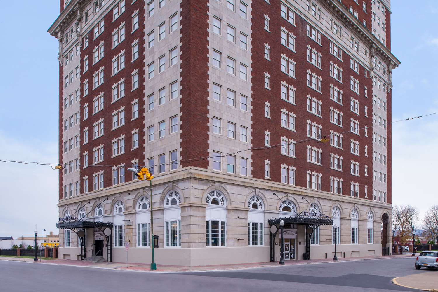 DoubleTree by Hilton Utica 1