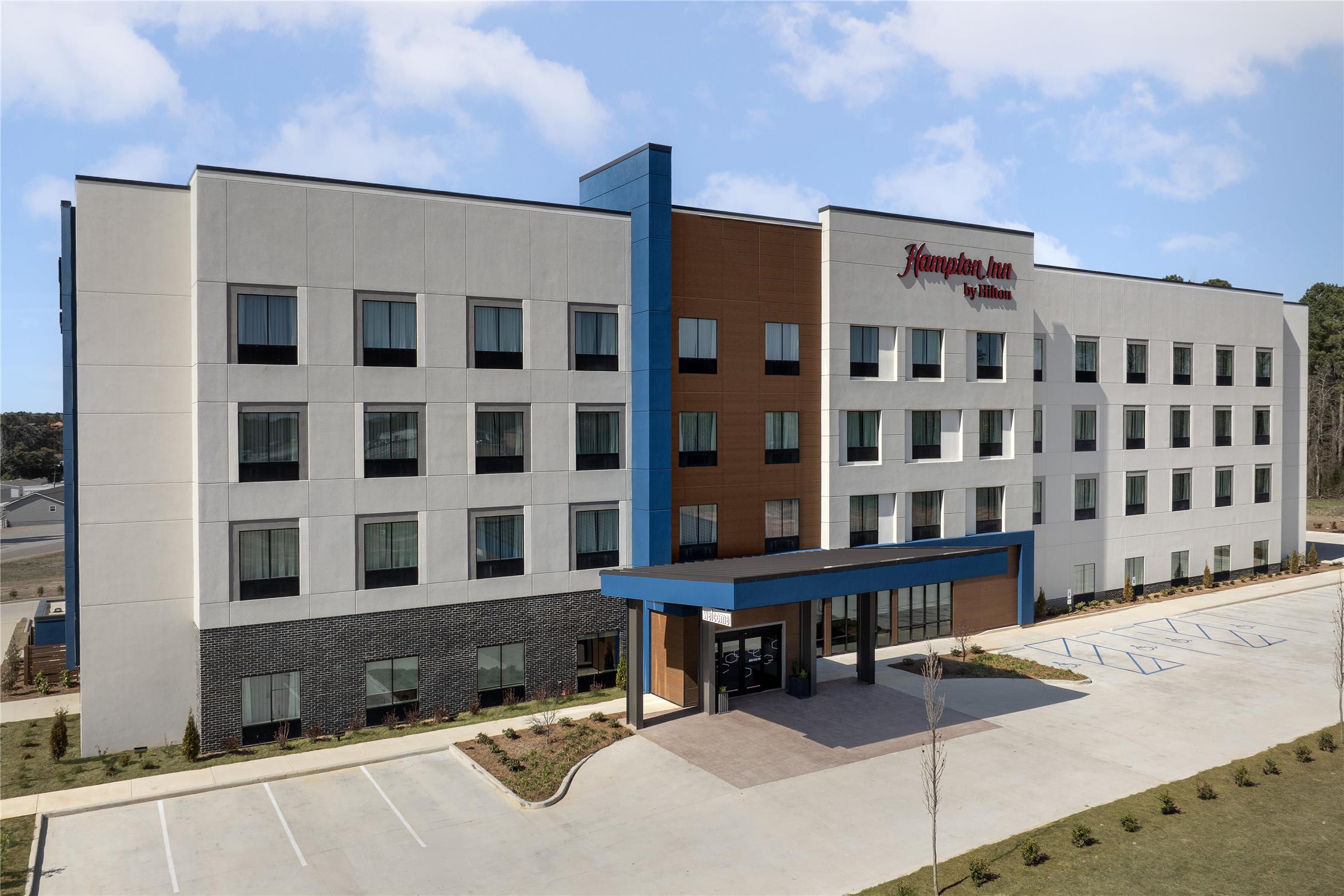 Hampton Inn by Hilton Clanton 1