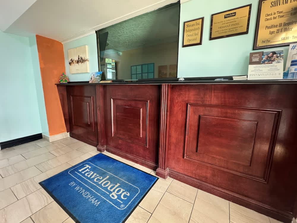 Travelodge by Wyndham Montgomery East 2