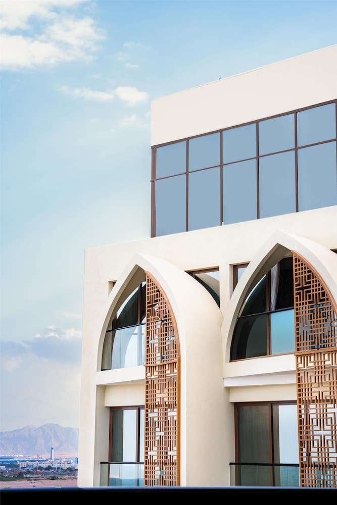 Golden Tulip Muscat The Village 1