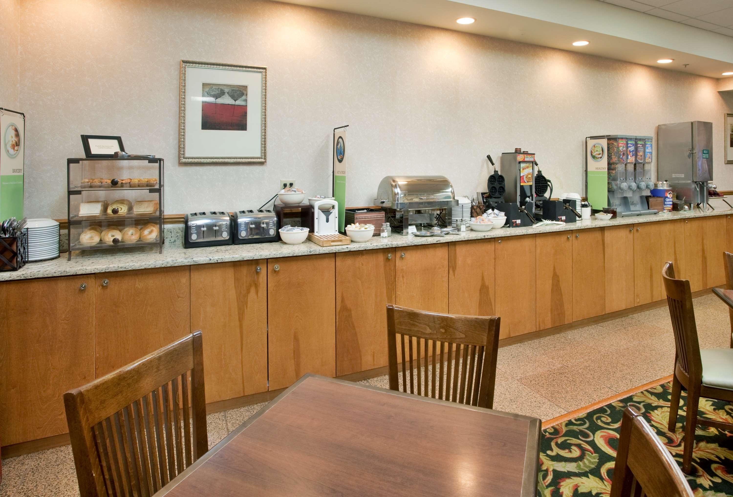 Country Inn & Suites by Radisson, Birch Run-Franke 1