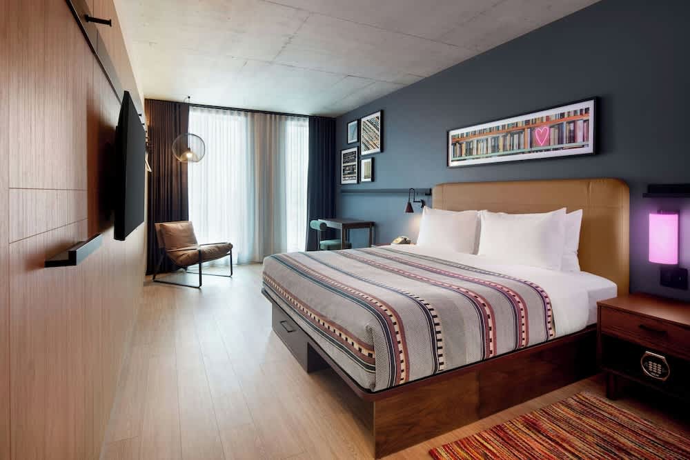 New Moxy Ottawa Downtown 2