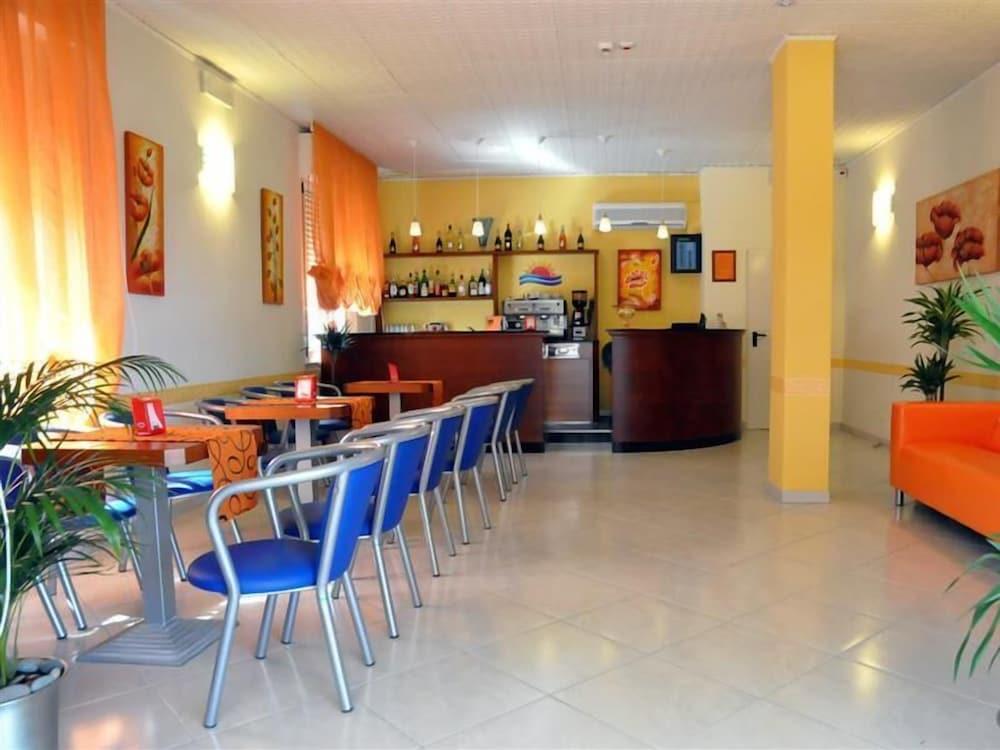 Hotel Holiday Beach 2