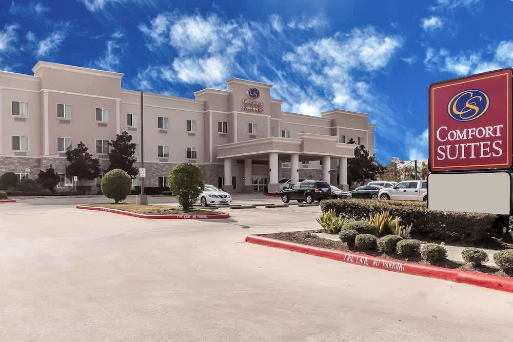 Comfort Suites Houston IAH Airport - Beltway 8 1