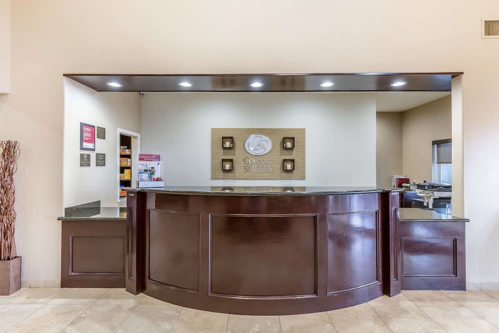 Comfort Suites Houston IAH Airport - Beltway 8 2