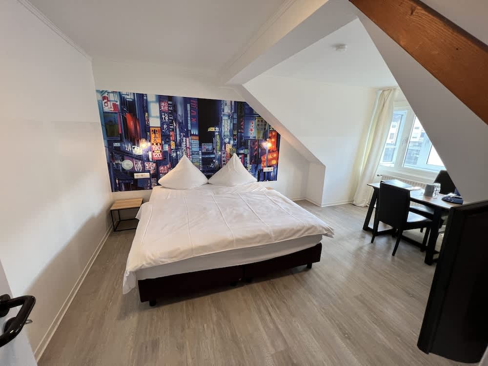 Hotel Bitzer Backnang Zentrum 24h Check In Frühstück zubuchbar gratis Parkplätze 1