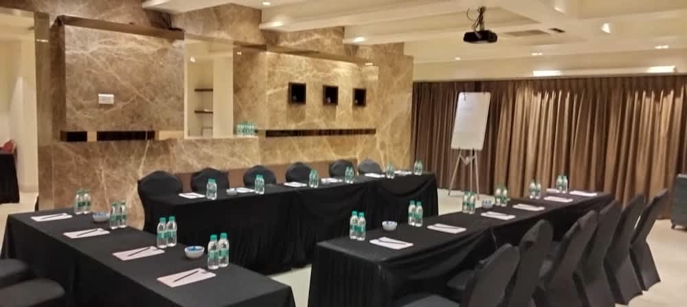 Residency Sarovar Portico 1