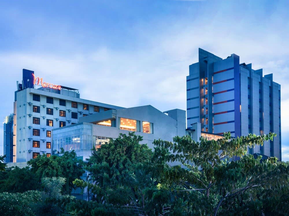 Mercure Surabaya Grand Mirama 1