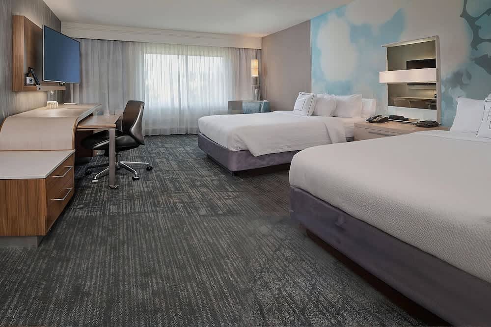 Comfort Inn & Suites Bethlehem Lehigh Valley Airport 1