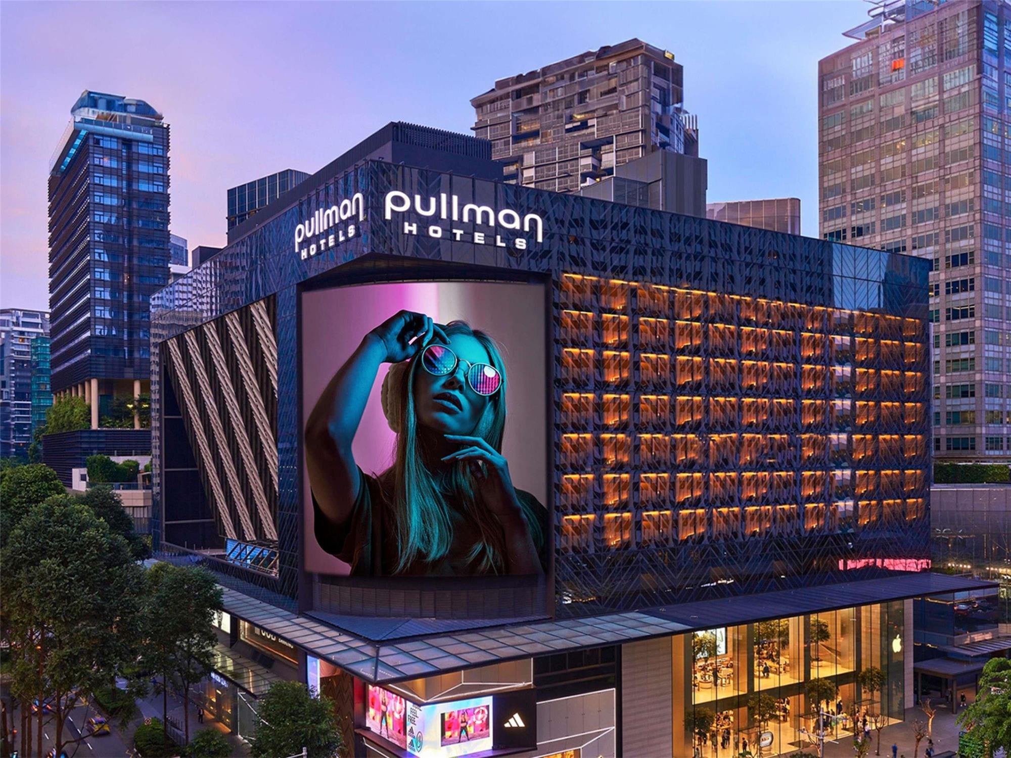 Pullman Singapore Orchard 1