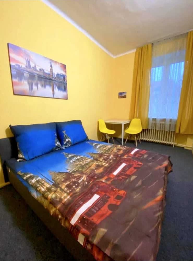 Bon Voyage Apartments 1