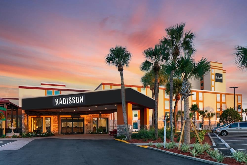 Radisson Hotel Orlando Lake Buena Vista South 1