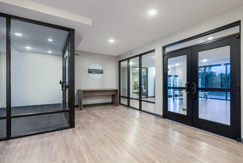 ECHO Suites Ext Stay Wyndham Houston Pasadena Fwy 2