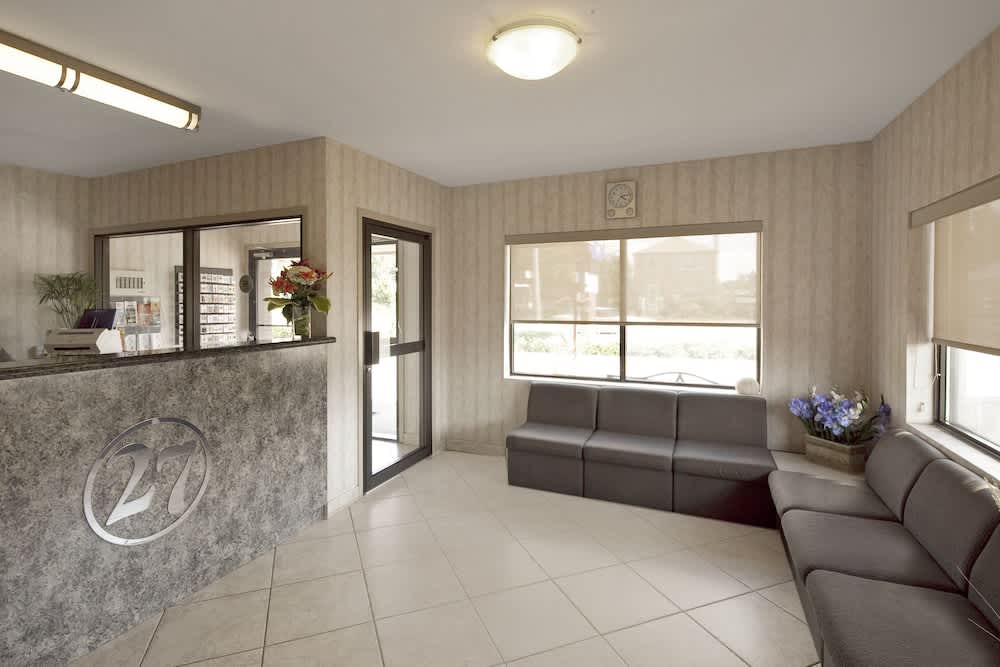 Stay Inn Express Toronto 2