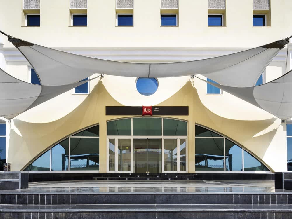 ibis Muscat 1