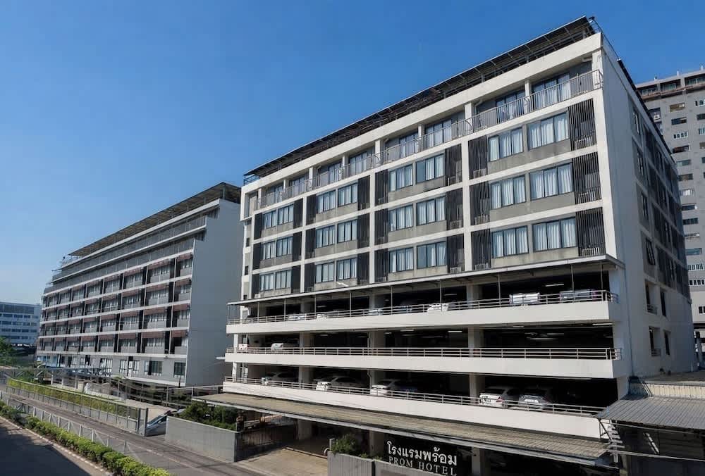 Prom Ratchada Thailand Cultural Centre Hotel Anex2 1