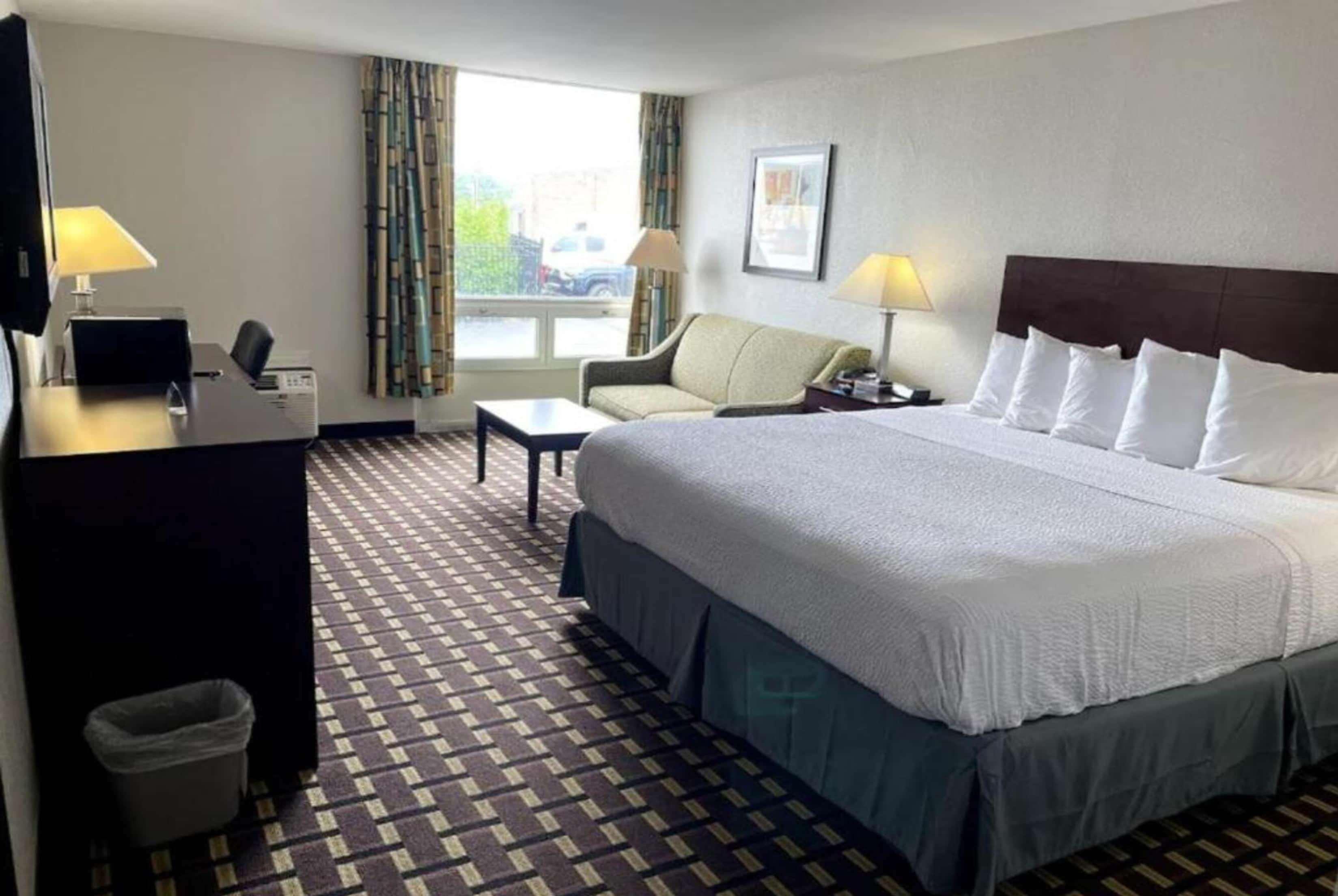 Days Inn by Wyndham Fort Wright Cincinnati Area 1