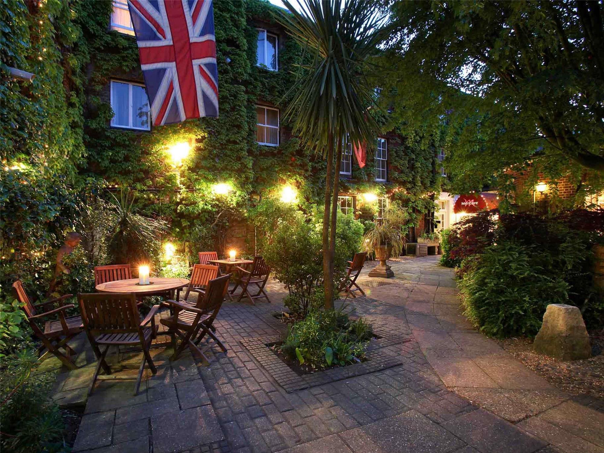 Mercure Salisbury White Hart Hotel & Apartments 2