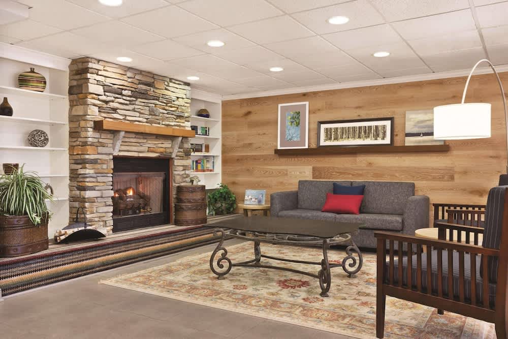Country Inn & Suites by Radisson, Wytheville, VA 2