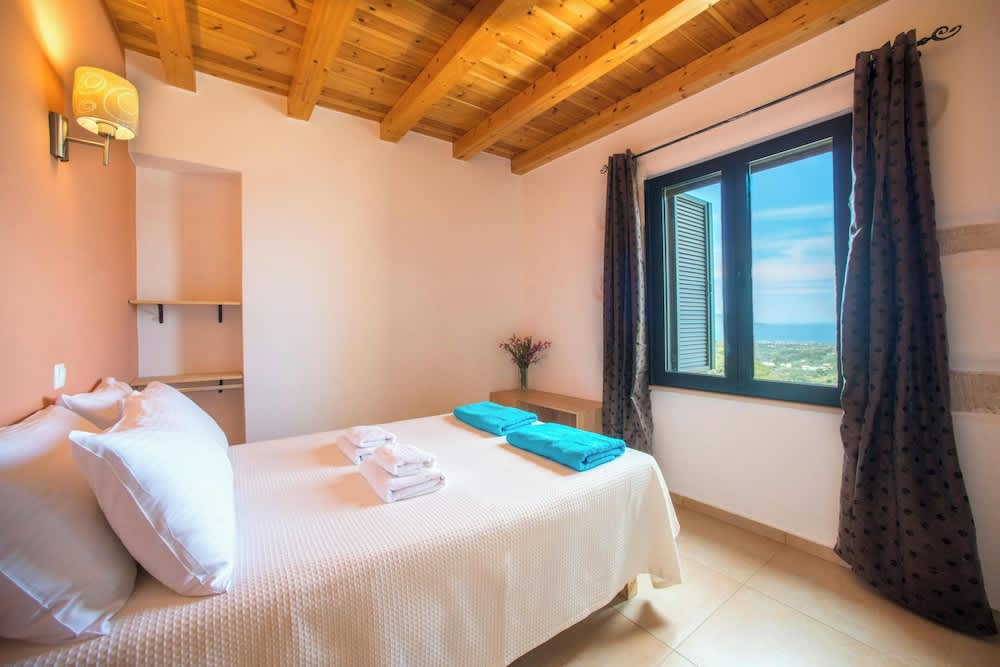Villa Cretan View with Heated Swimming Pool 1