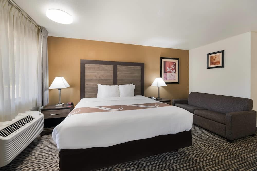 Quality Inn & Suites Lufkin 1