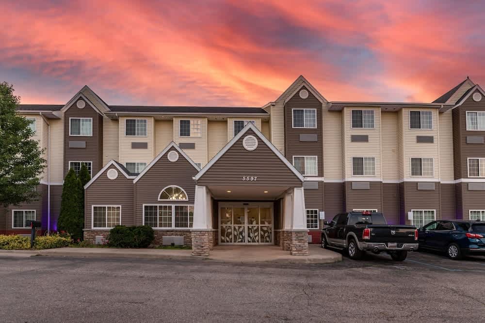 Sleep Inn & Suites Kalamazoo Southwest 1
