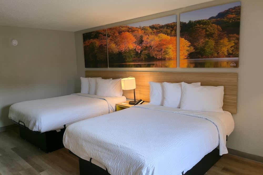 Days Inn by Wyndham Scottsboro AL 2