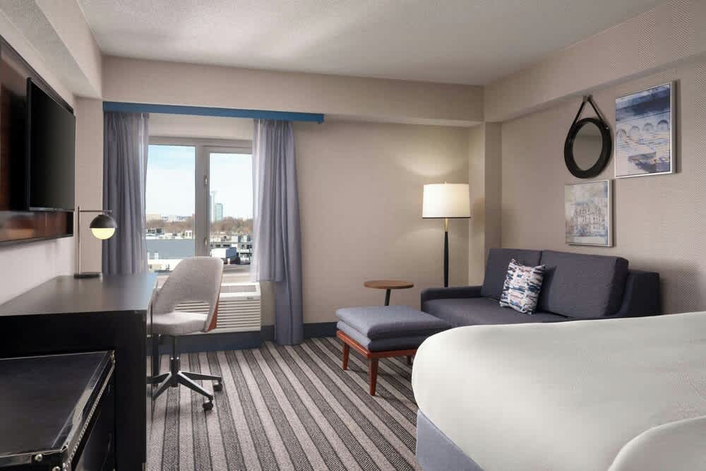 Courtyard by Marriott Boston Brookline - Newly Renovated 1
