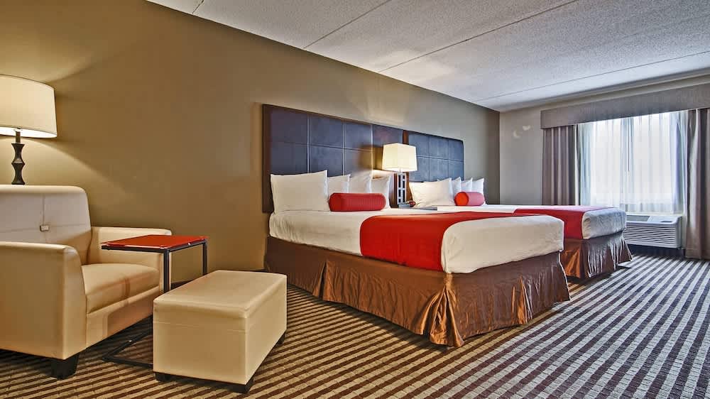 Comfort Inn & Suites Copley Akron 1