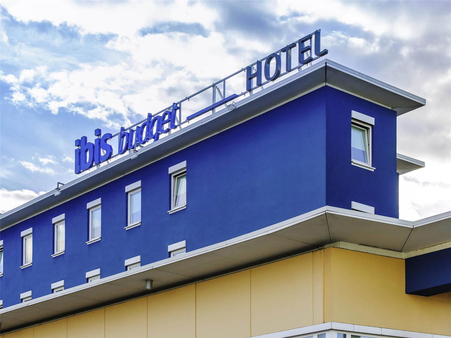 Ibis Budget Salzburg Airport - Self-Check-In 1