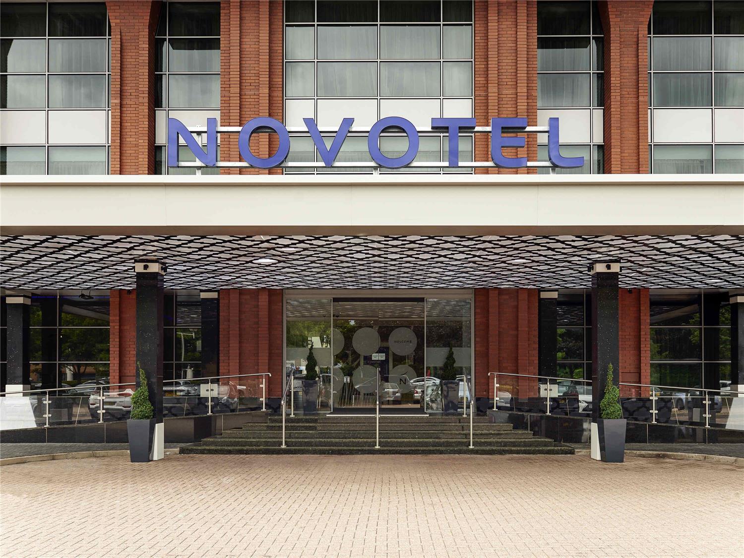 Novotel London Heathrow Airport T1 T2 And T3 1