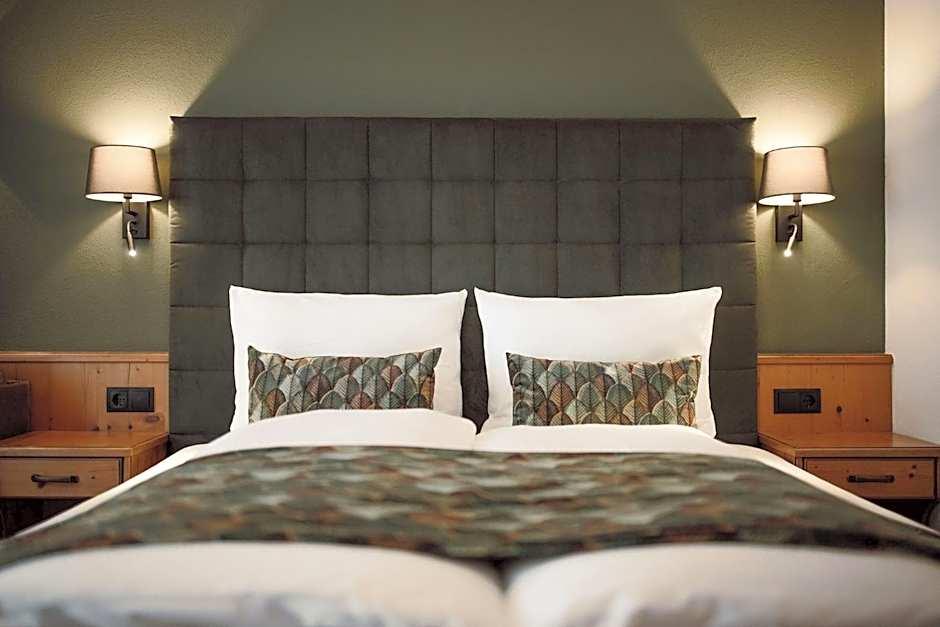 Hotel loj - our kind of place 2