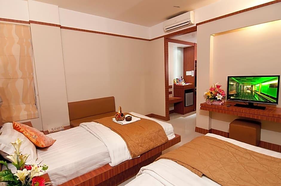 Hotel Maximillian 2