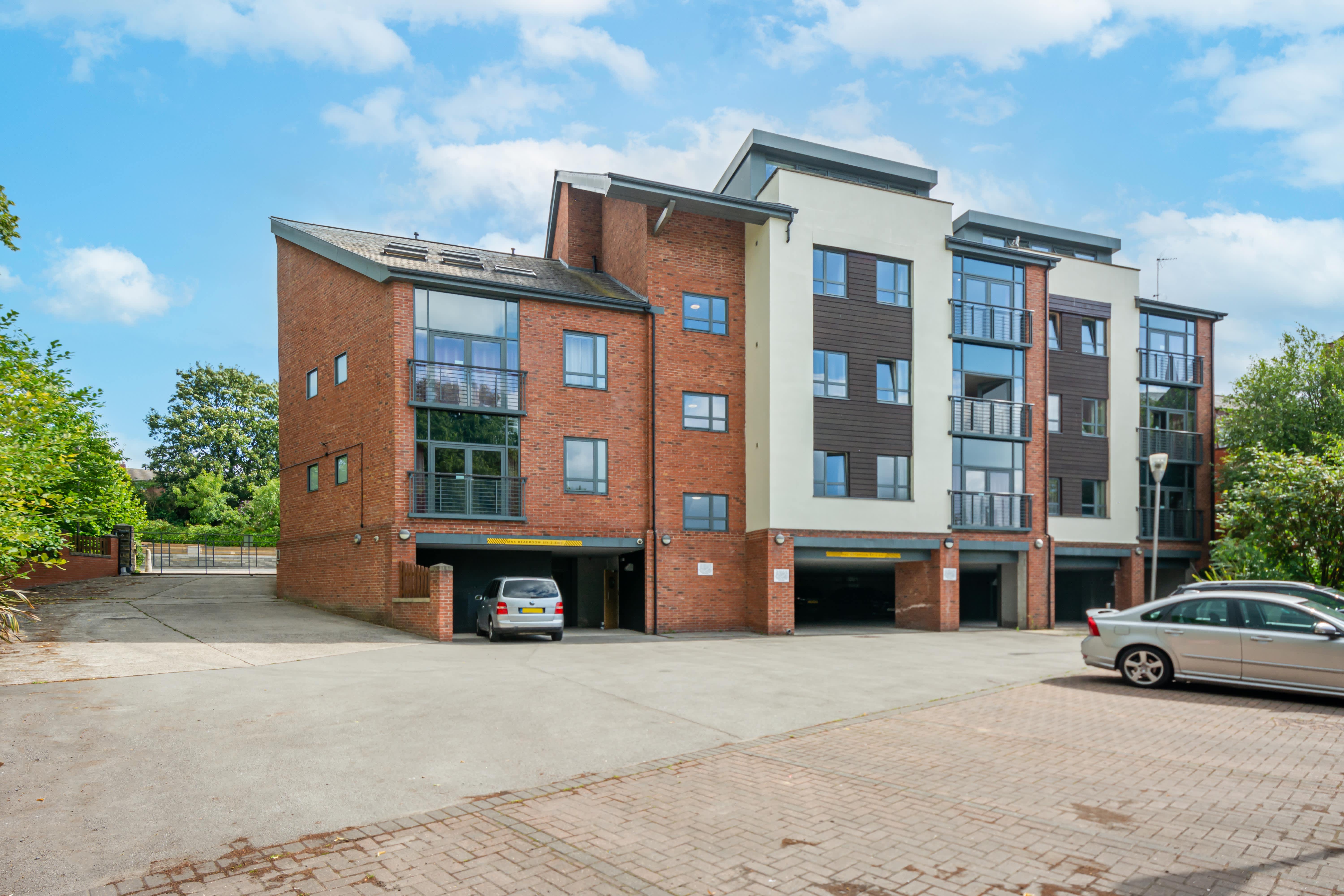 Roomzzz Leeds Headingley 1