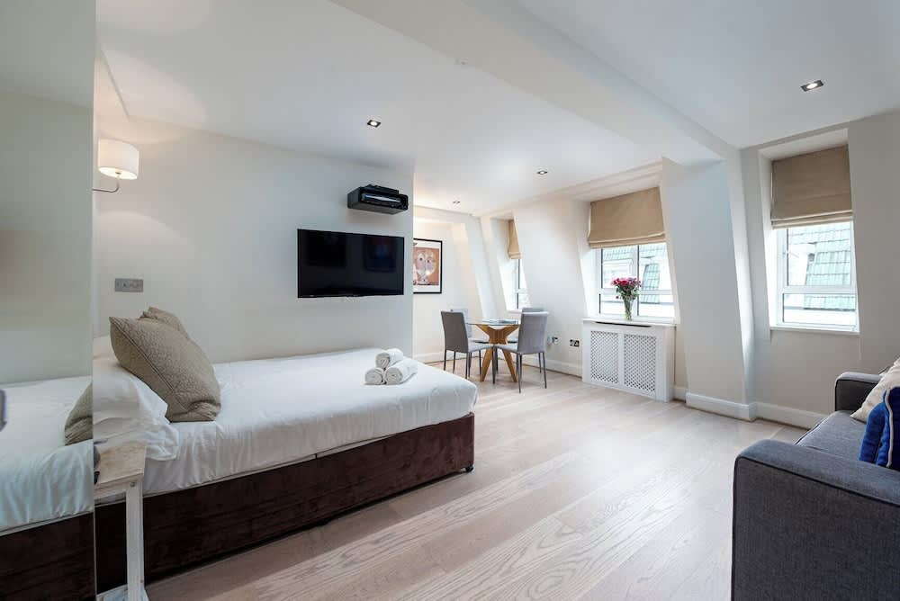 Nell Gwynn House Apartments & Rooms 2
