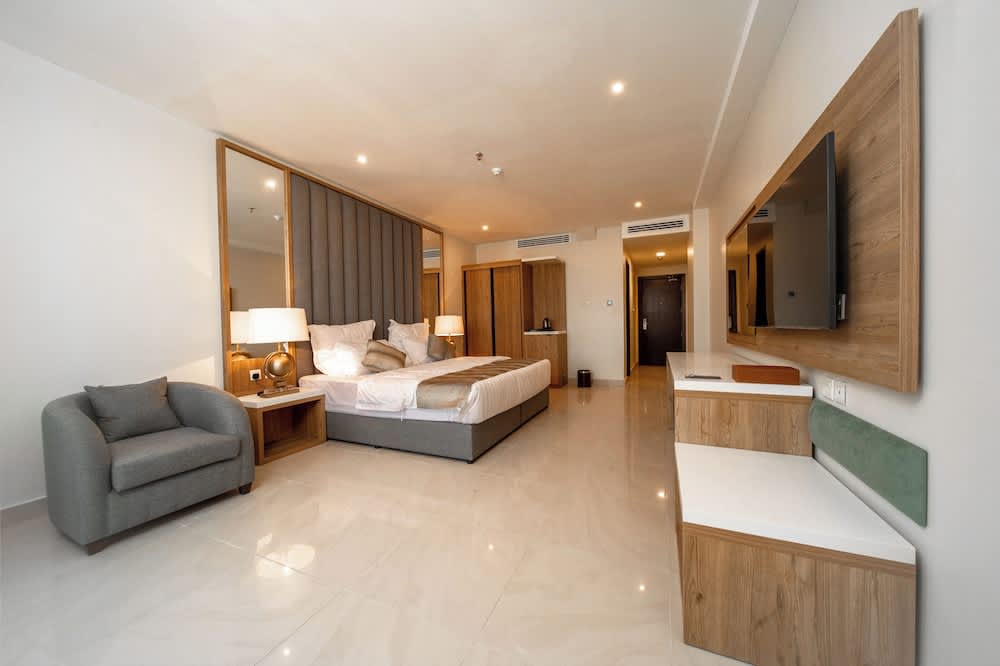 Continent Resort Al Uqayr 1