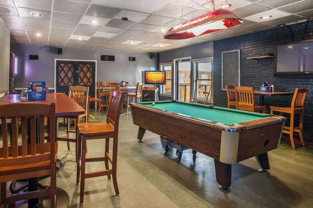RODEWAY INN 2