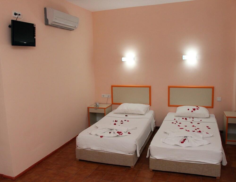 Idyros Hotel 2