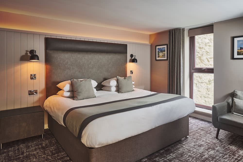The Ranald Hotel 1