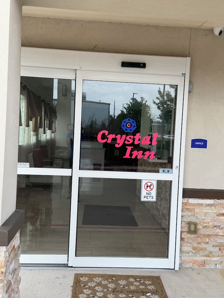 Crystal Inn & Suites IAH Humble 2