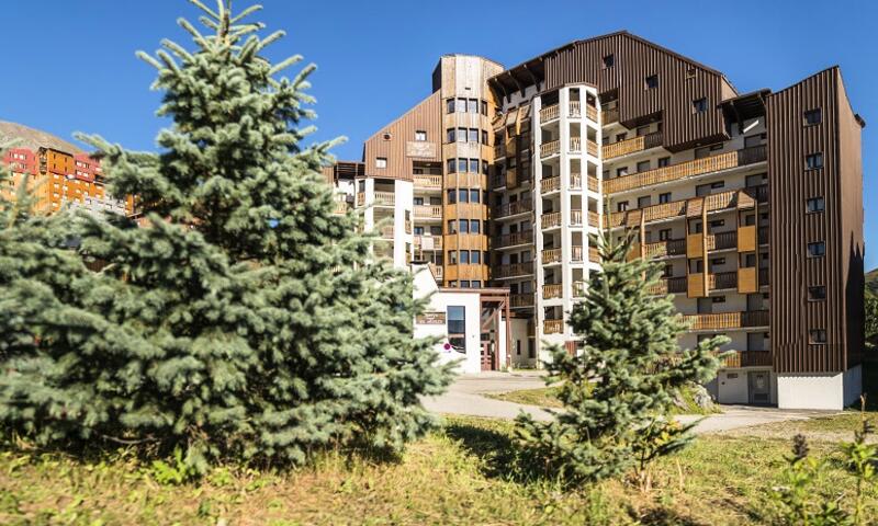 Studio 5 pers. lumineux à 100m des pistes avec balcon, casier à skis et animaux acceptés - FR-1-405-51 1