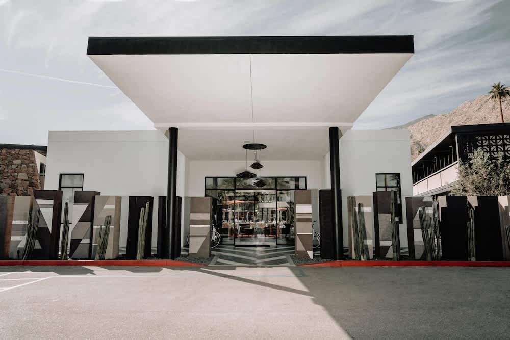 V Capri Palm Springs, a Dolce by Wyndham 1