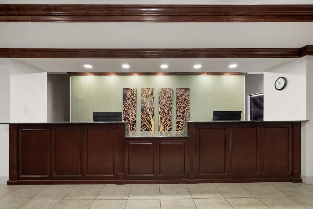 La Quinta Inn & Suites by Wyndham Savannah Airport - Pooler 2