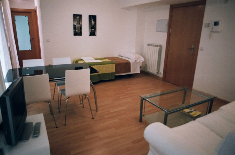 Apartamentos Auhabitat Zaragoza, edificio de apartamentos turísticos 2