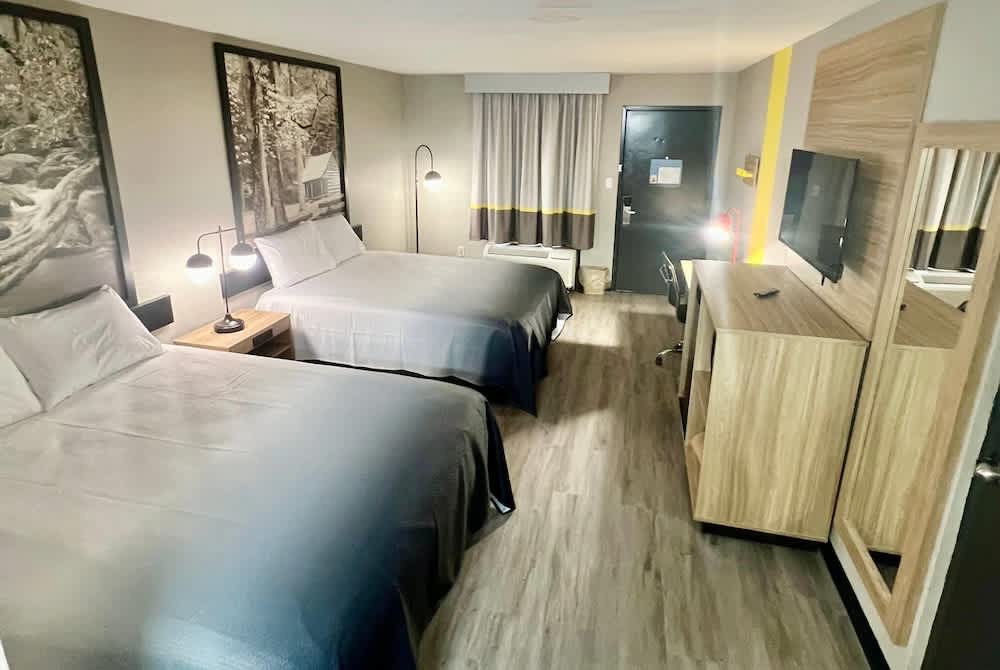 Super 8 by Wyndham Manchester TN 1